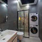 Sehir Merkezinde Lueks - Ocekhomes Adin